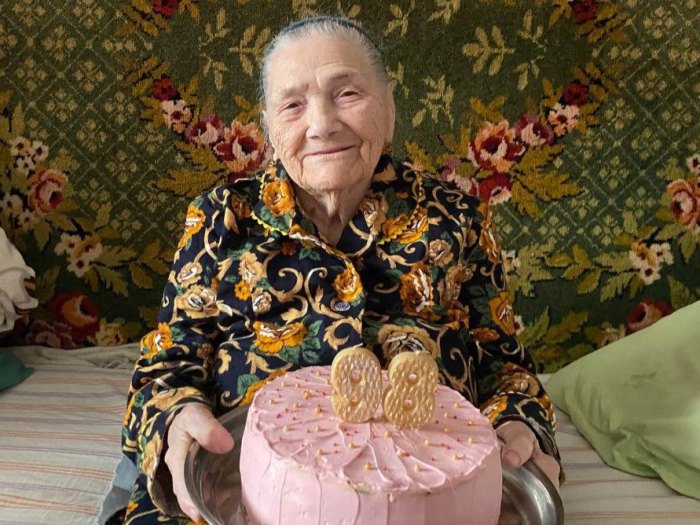 Саратовская труженица тыла Раиса Георгиевна Сурнина празднует 98-летие