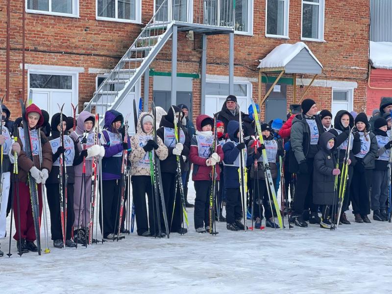 ️В Базарном Карабулаке прошло первенство по лыжным гонкам среди школьников